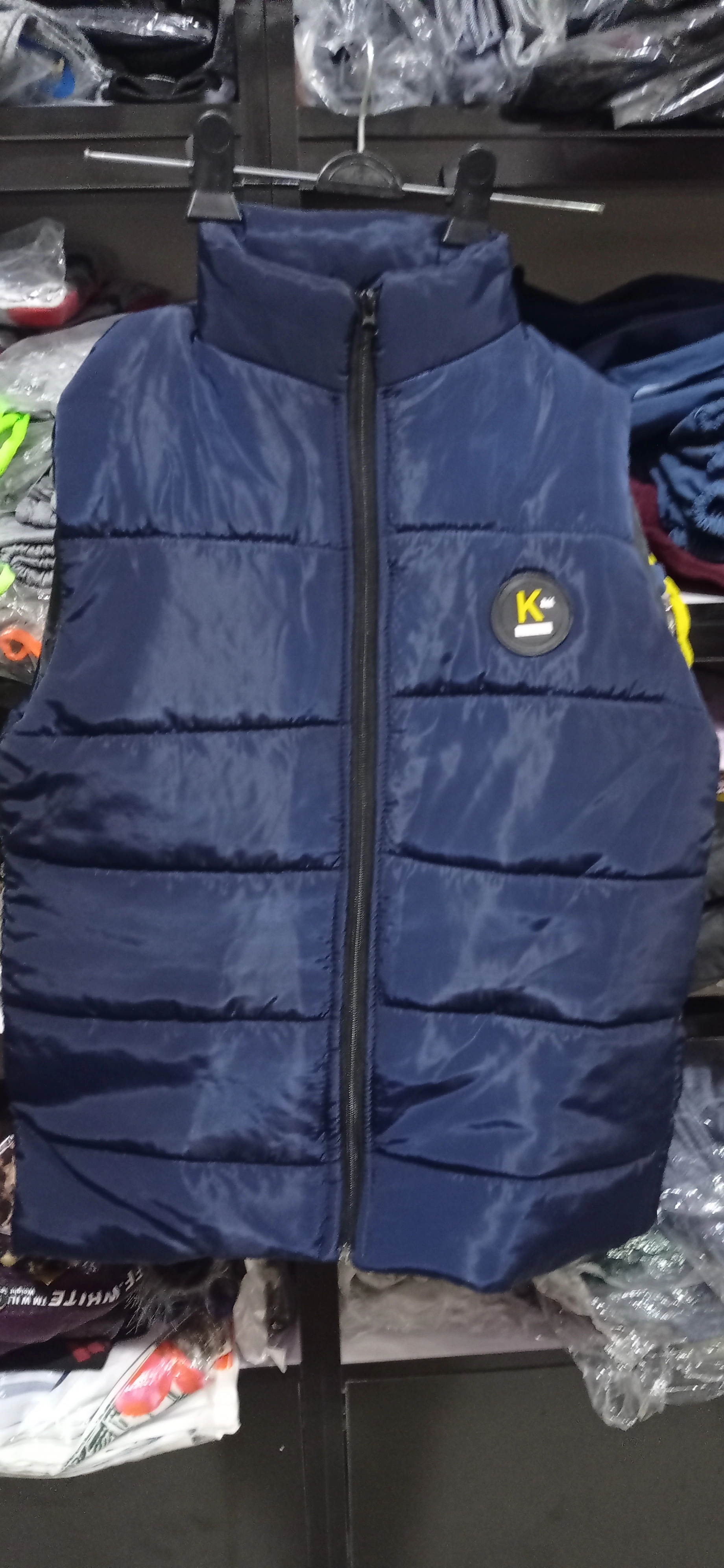 رنگ سرمه ای،سبز،زرد،قرمز،سفید