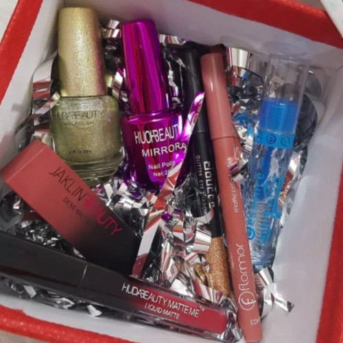 پد لاک،عطر مدادی ،رژ مدادی،پد پنکک،مداد ابرو،بالم لب