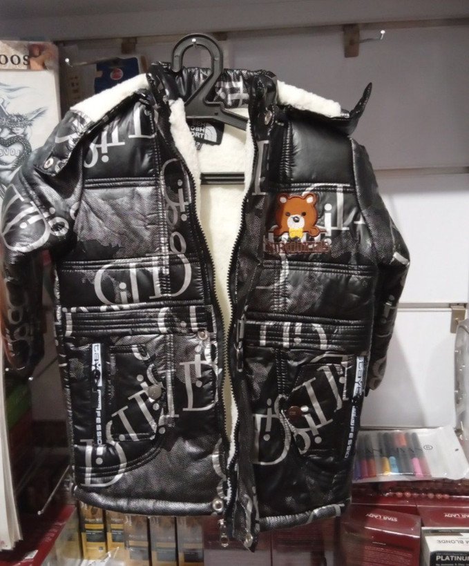 کاپشن بچه گانه سیلیکونی اسپرت رنگ مشکی نقره ای سایز 2